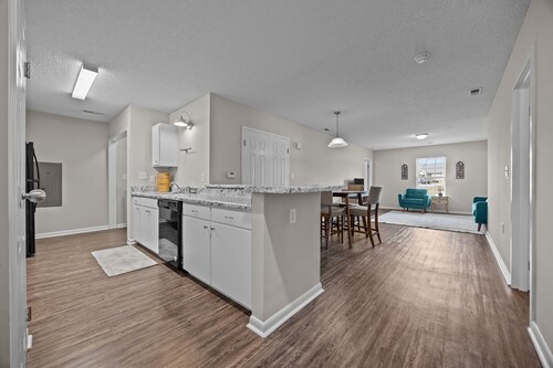 Fully furnished 3BR/3BA apartment near Campbell University