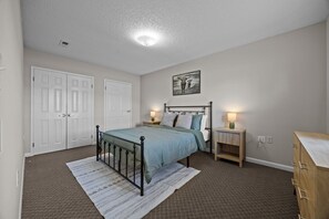 Iron/ironing board, WiFi, bed sheets - Fully furnished 3BR/3BA apartment near Campbell University (Lillington)