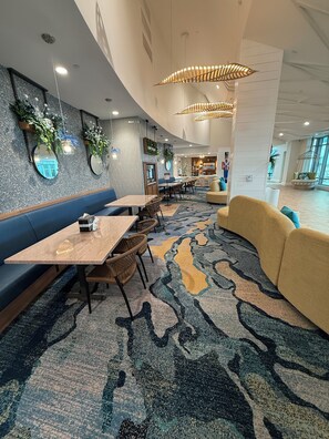 Dining - Rare, Luxury, 3 Bedroom/2 Bathroom Oceanfront Condo in Myrtle Beach, SC (Myrtle Beach)