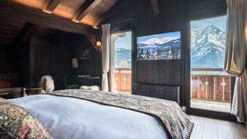 Chalet, 5 chambres, balcon, vue montagne | Coffres-forts dans les chambres, chambres insonorisées