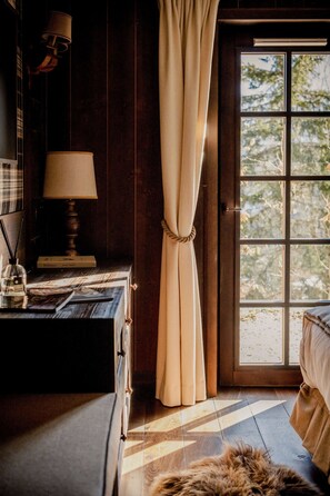 Premium bedding, pillow-top beds, in-room safe, soundproofing - Chalet Luxe Saint Gervais (Saint-Gervais-les-Bains)