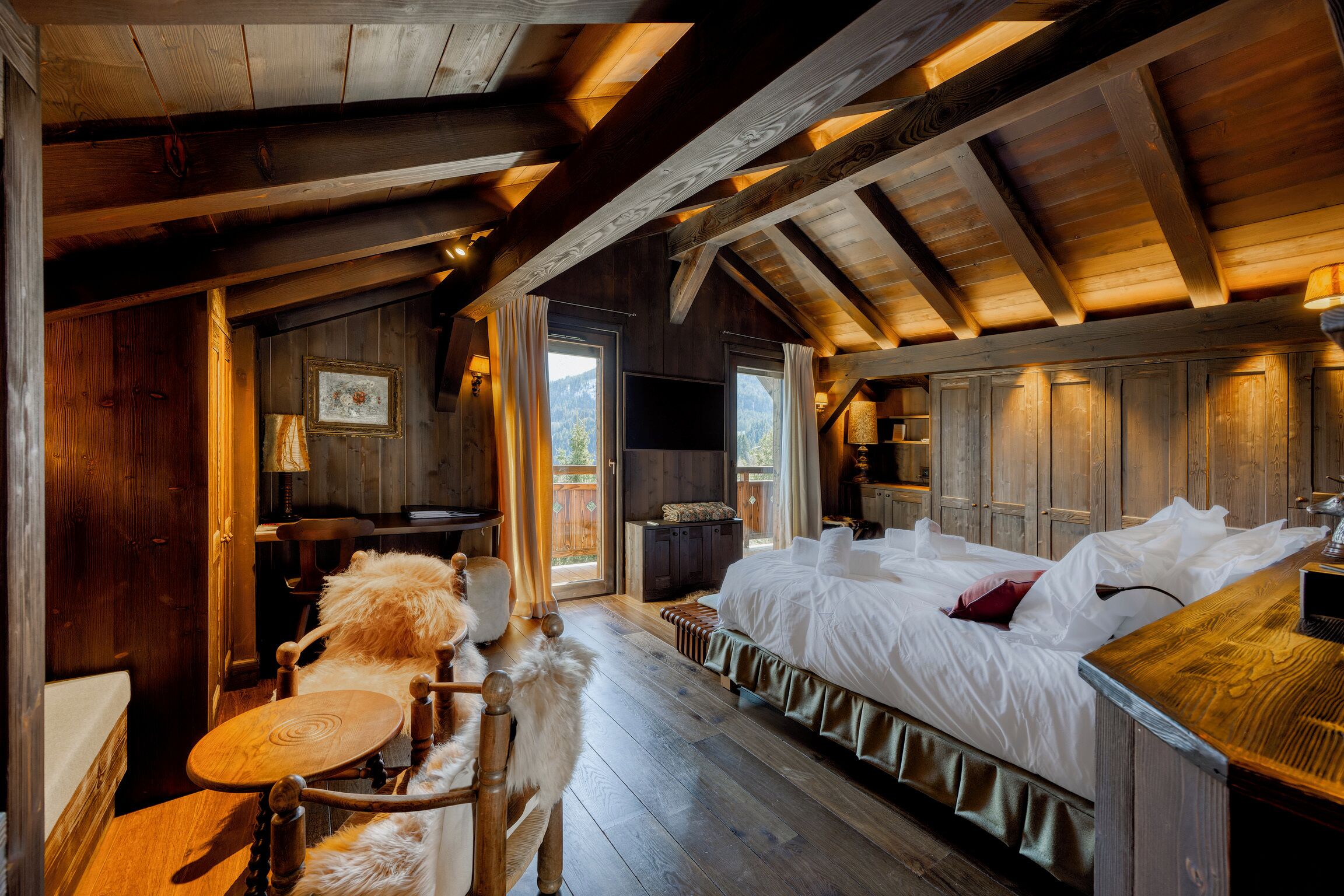 Chalet, 5 Bedrooms, Balcony, Mountain View | In-room safe, soundproofing, iron/ironing board, free WiFi