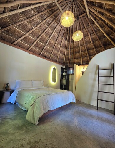 Private Villa + Palapa w/Garden Steps from Lagoon
