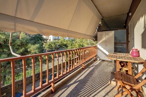 Outdoor dining - Petralona 2BDRM -Easy Access to City Center by ΜΡS (Athina)