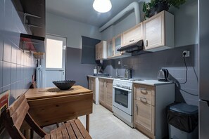 Private kitchen - Petralona 2BDRM -Easy Access to City Center by ΜΡS (Athina)