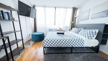 1 slaapkamer, een strijkplank/strijkijzer, wifi, beddengoed