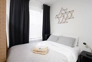 熨斗/  熨衣板、WiFi、床单