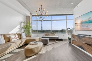 TV - 2 Bdrm 2 BathTropical Thunder @ The Jackson (Orlando)