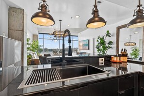 Interior - 2 Bdrm 2 BathTropical Thunder @ The Jackson (Orlando)