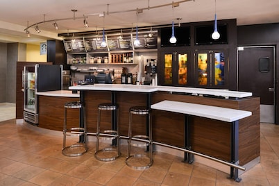 Country Inn & Suites By Radisson, Brown Deer - Milwaukee North