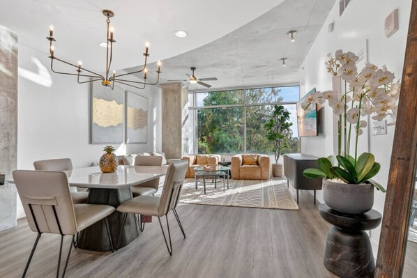 Interior - 2 Bedroom 2 Bath Tree Line Suite @ The Jackson (Orlando)