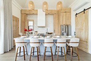 Dining - Sunset Serenity Villa – Pool & Sunset Rooftop (San Pedro)