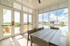 Dining - Sunset Serenity Villa – Pool & Sunset Rooftop (San Pedro)