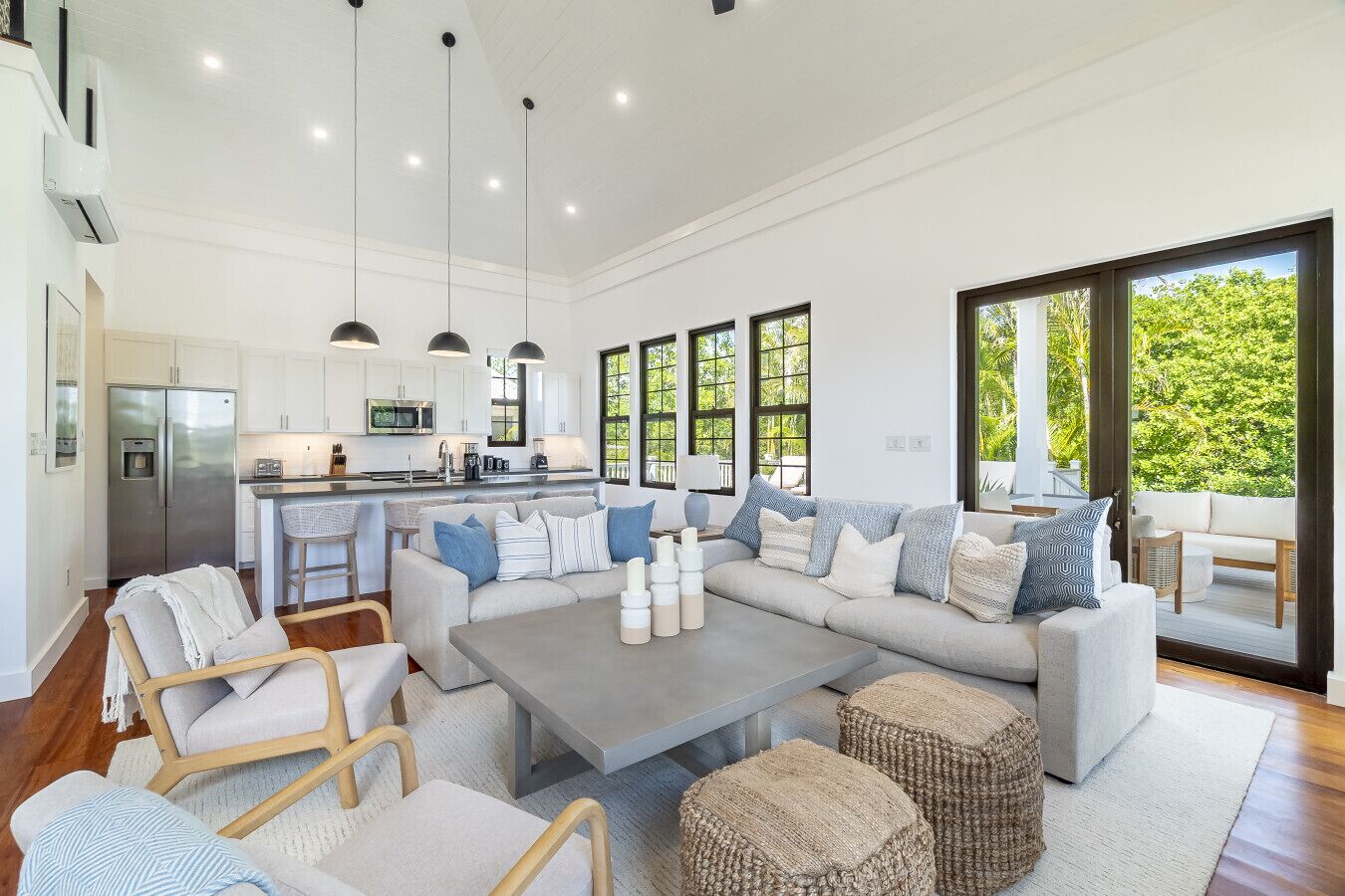 Televisión, oficina