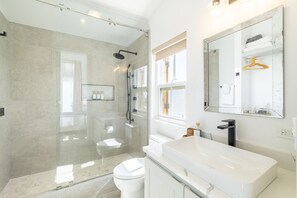 مجففات شعر، مناشف