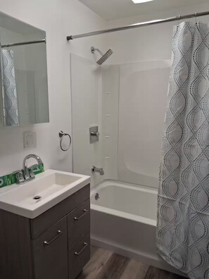 Hair dryer, soap - All One Level Studio-Oak Grove (Oak Grove)
