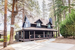 Exterior - Golf Course Escape~Hot Tub~Games~Mins to Bear Mtn (Big Bear Lake)