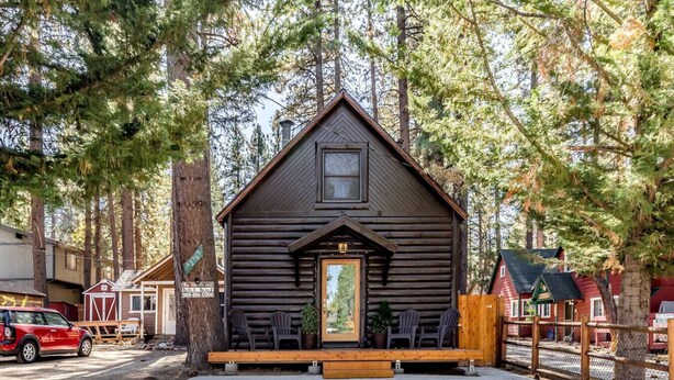 Exterior - Charming Cabin~Bear Mtn~Zoo~Golf~Putting Green (Big Bear Lake)