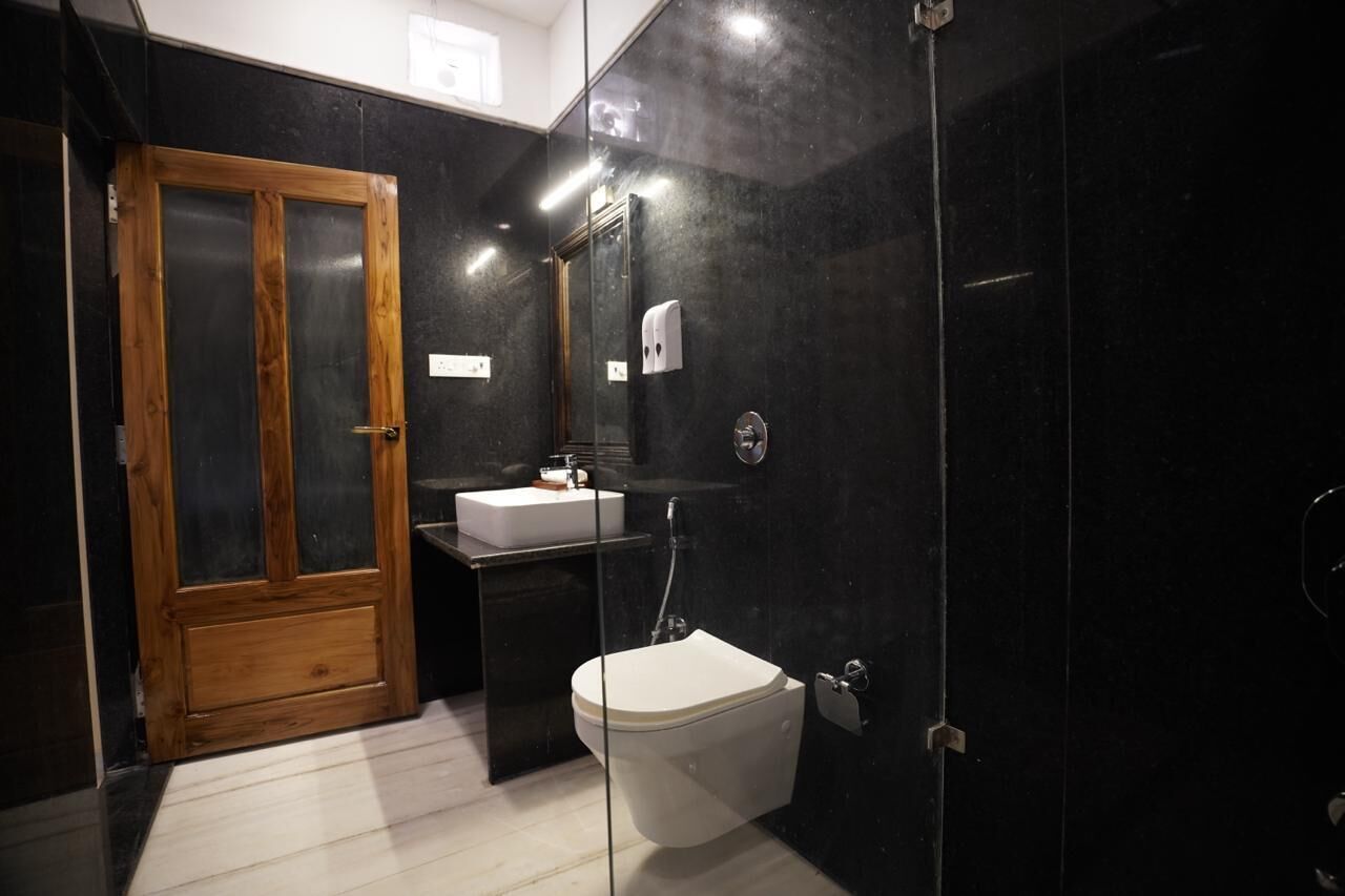 Luxury-Zimmer | Badezimmer | Dusche, Haartrockner, Handtücher, Seife
