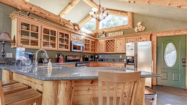 Private kitchen - ~BIG BEAR~ Spacious 4 Bedroom Log Cabin with Forest Views and Game Room (Big Bear)