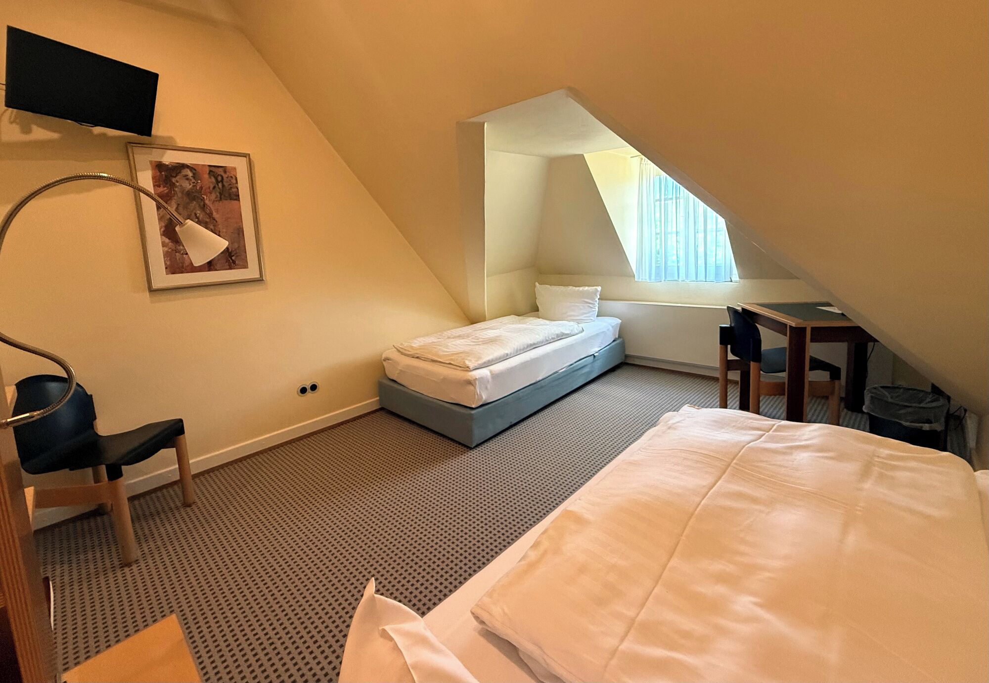 Basic Double Room, Garden View | Desk, free WiFi