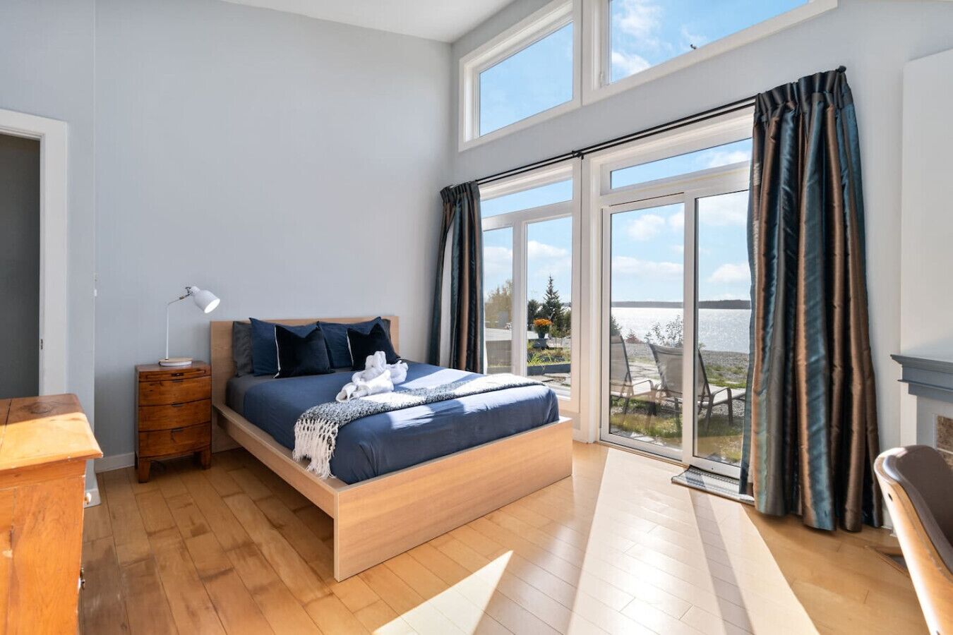 Schreibtisch, WLAN, Bettwäsche