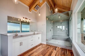 Towels, soap, shampoo, toilet paper