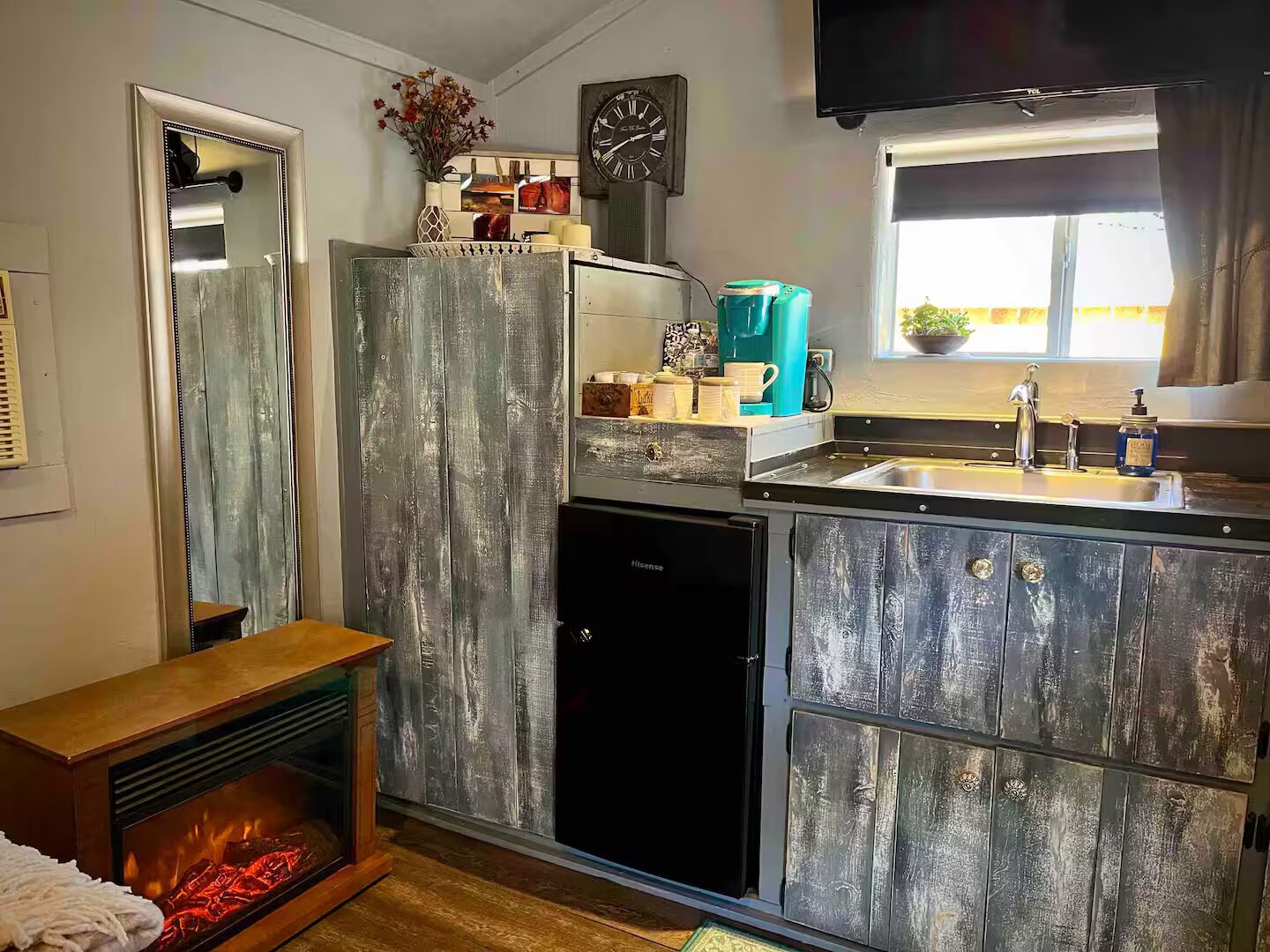 冰箱、微波炉、茶具/咖啡用具、烤面包机