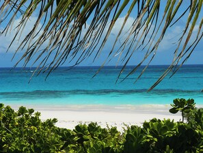 Beach nearby, beach towels - Brand New Dec. 2025, Affordable, Great Location, Right Next to Airport Beach. (Governor's Harbour)