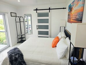 1 bedroom, in-room safe, iron/ironing board, free WiFi - Brand New Dec. 2025, Affordable, Great Location, Right Next to Airport Beach. (Governor's Harbour)