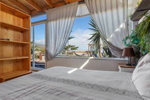 Iron/ironing board, WiFi, bed sheets - Apartment with Sea View and Pool, Wi-Fi Included (La Sabinita)