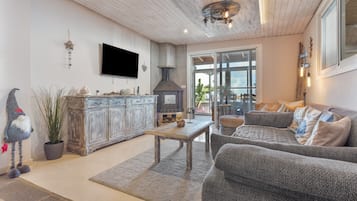 Televisión, chimenea