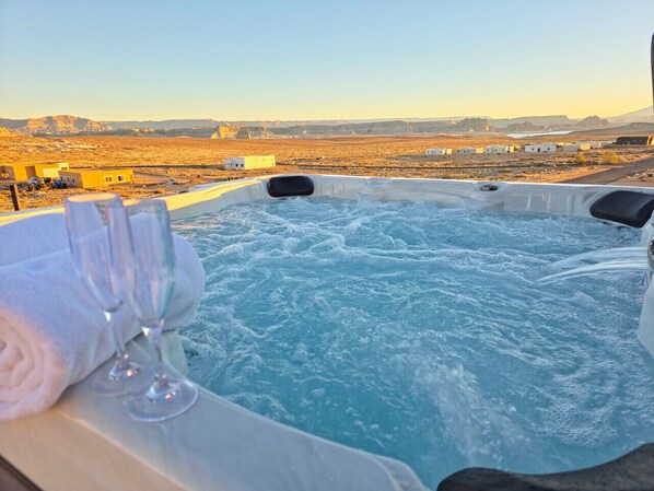 Tina de hidromasaje al aire libre