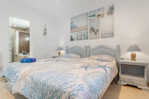 1 slaapkamer, een strijkplank/strijkijzer, wifi, beddengoed