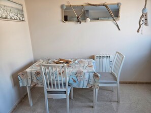 Dining - Holiday Home 'With Terrace' with Wi-Fi (La Sabinita)