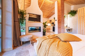 Superior Chalet | Soundproofing, iron/ironing board, free WiFi - Thomhof Chalets  (Bran)