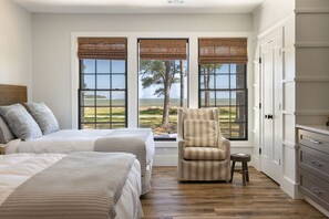 2 bedrooms, travel cot, WiFi, bed sheets - Coastal Cottage- Beautiful 2bdr OF- Cart Included (Daufuskie Island)