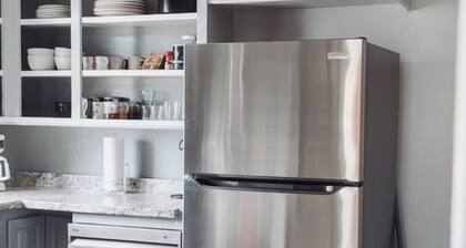 4BR House for 8• Pet Friendly, Fenced Yard