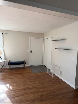 Interior - Large roomy 4-bedroom house near Aksarben Shopping Center (Omaha)