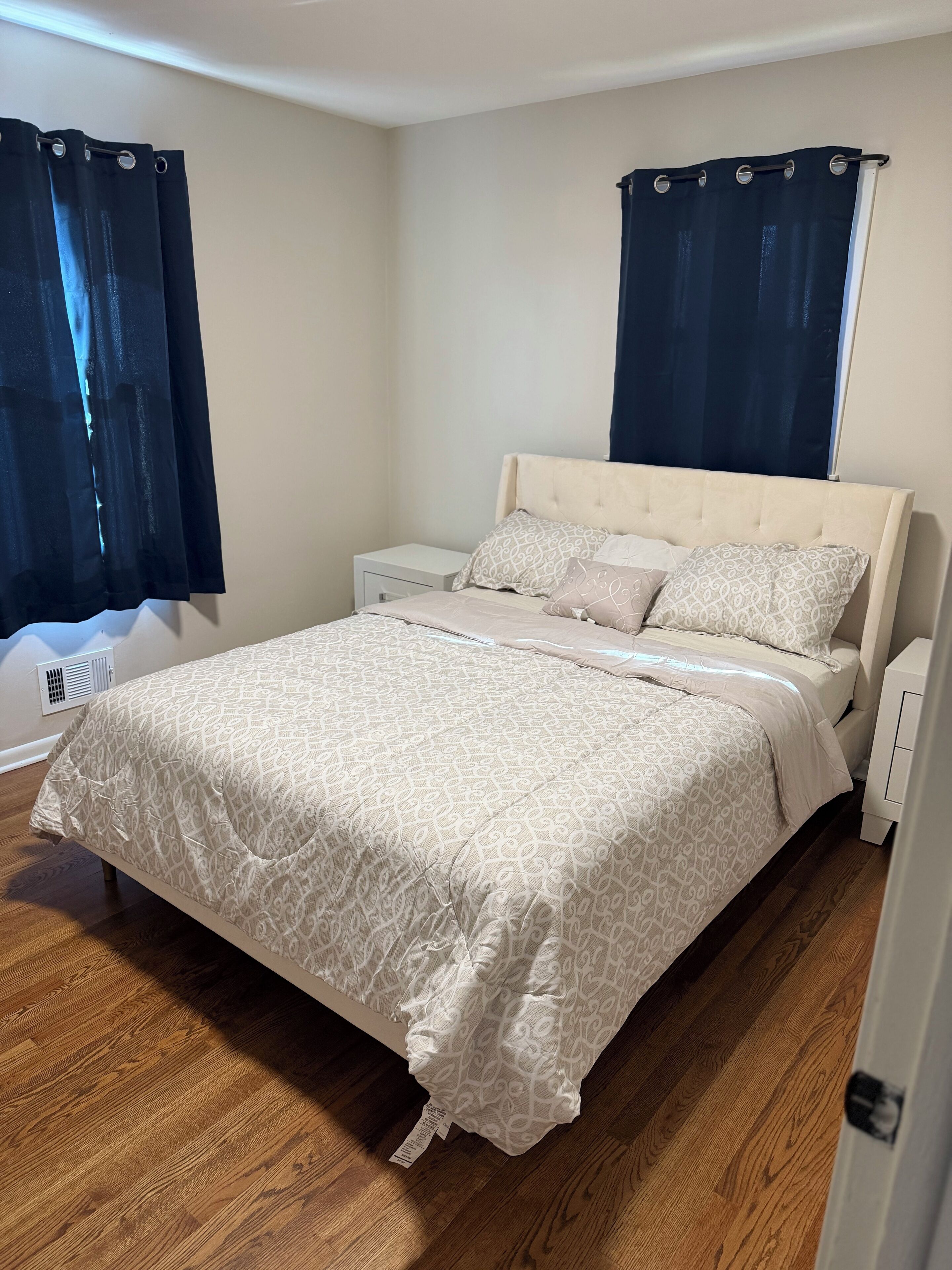 Ferros/tábuas de passar roupa, Wi-Fi, roupa de cama