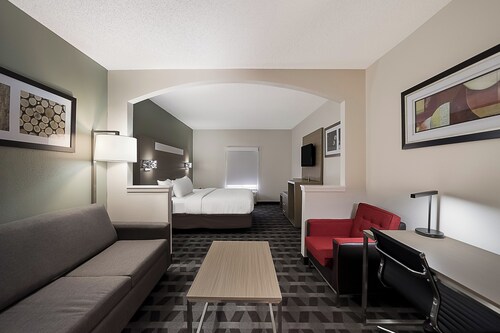 Cozy Suite in Heart of DFW - All amenities Included