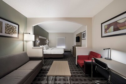 Cozy Suite in Heart of DFW - All amenities Included