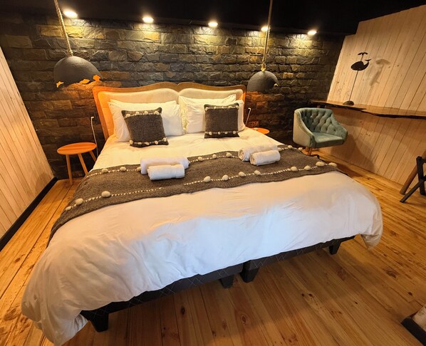 Studio Suite, 1 King Bed, Partial Ocean View - Ocean View Hot Tub Suites (Pichilemu)