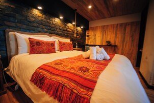 Suite estudio, 1 cama de matrimonio grande, vistas parciales al mar