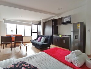 Laptop workspace, free WiFi - San Felipe (Bogotá)