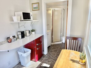Interior - Gallagher`s Travels Cabin 6 (King Bed) (Bar Harbor)