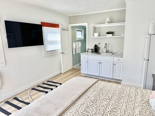 Gallagher`s Travels Room 15 (King Suite)