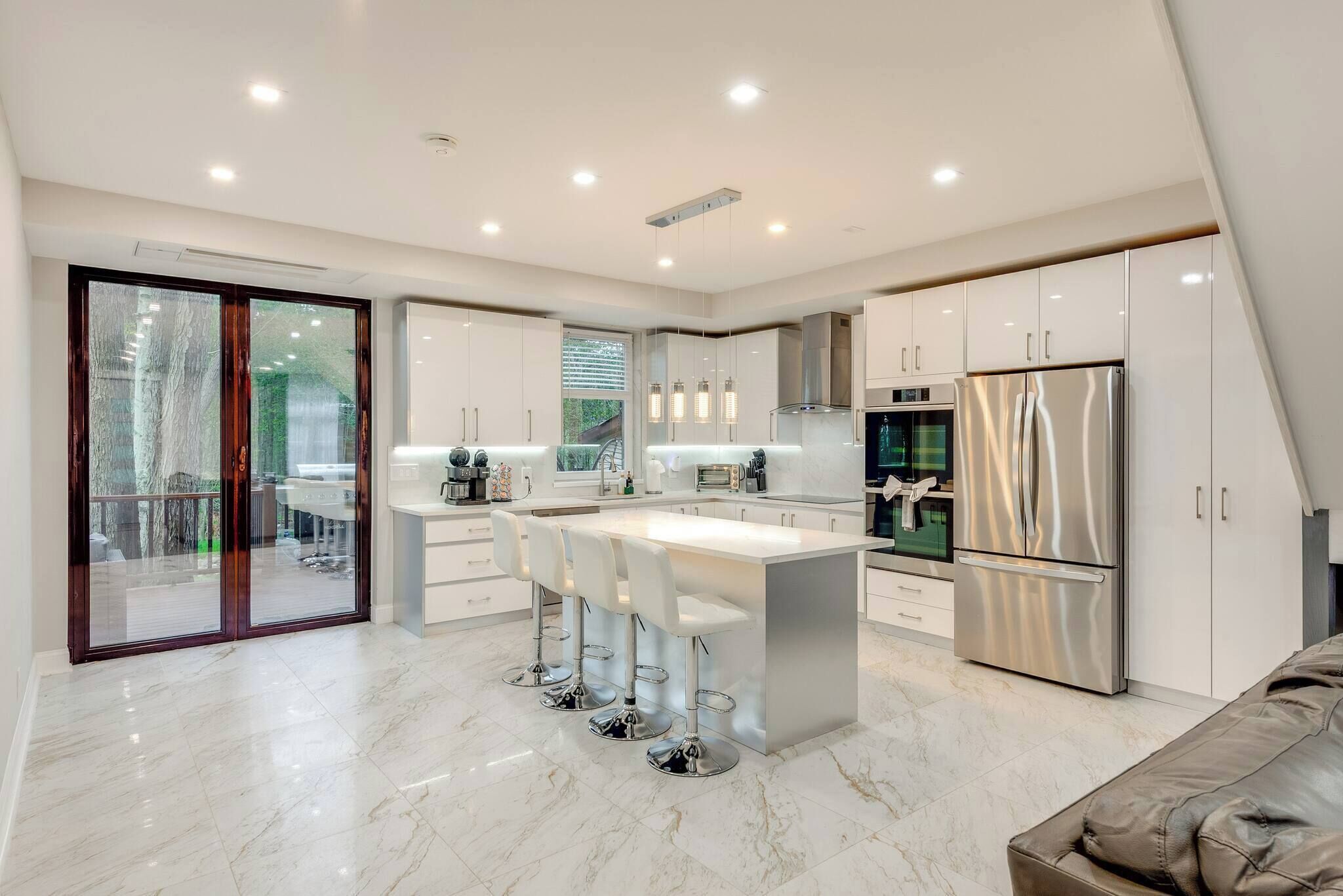 House, 5 Bedrooms, Balcony | Interior