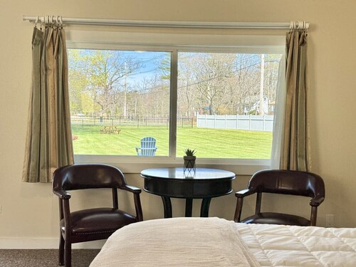 Gallagher`s Travels Room 12 (King Bed)