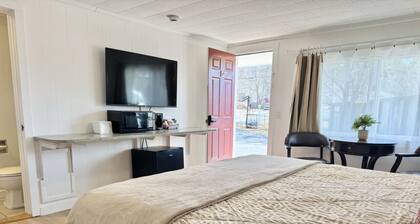 Gallagher`s Travels Room 12 (King Bed)